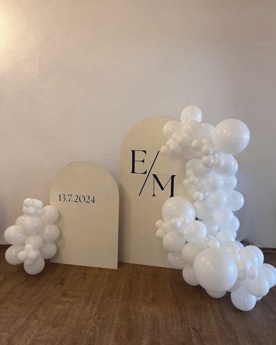 Svadby - romantické balónové aranžmány